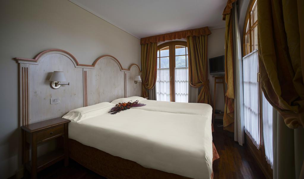 Holidays Dolomiti Apartment Resort Carisolo Ngoại thất bức ảnh