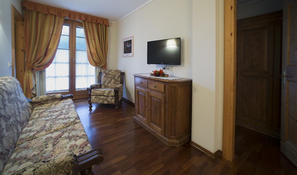 Holidays Dolomiti Apartment Resort Carisolo Ngoại thất bức ảnh