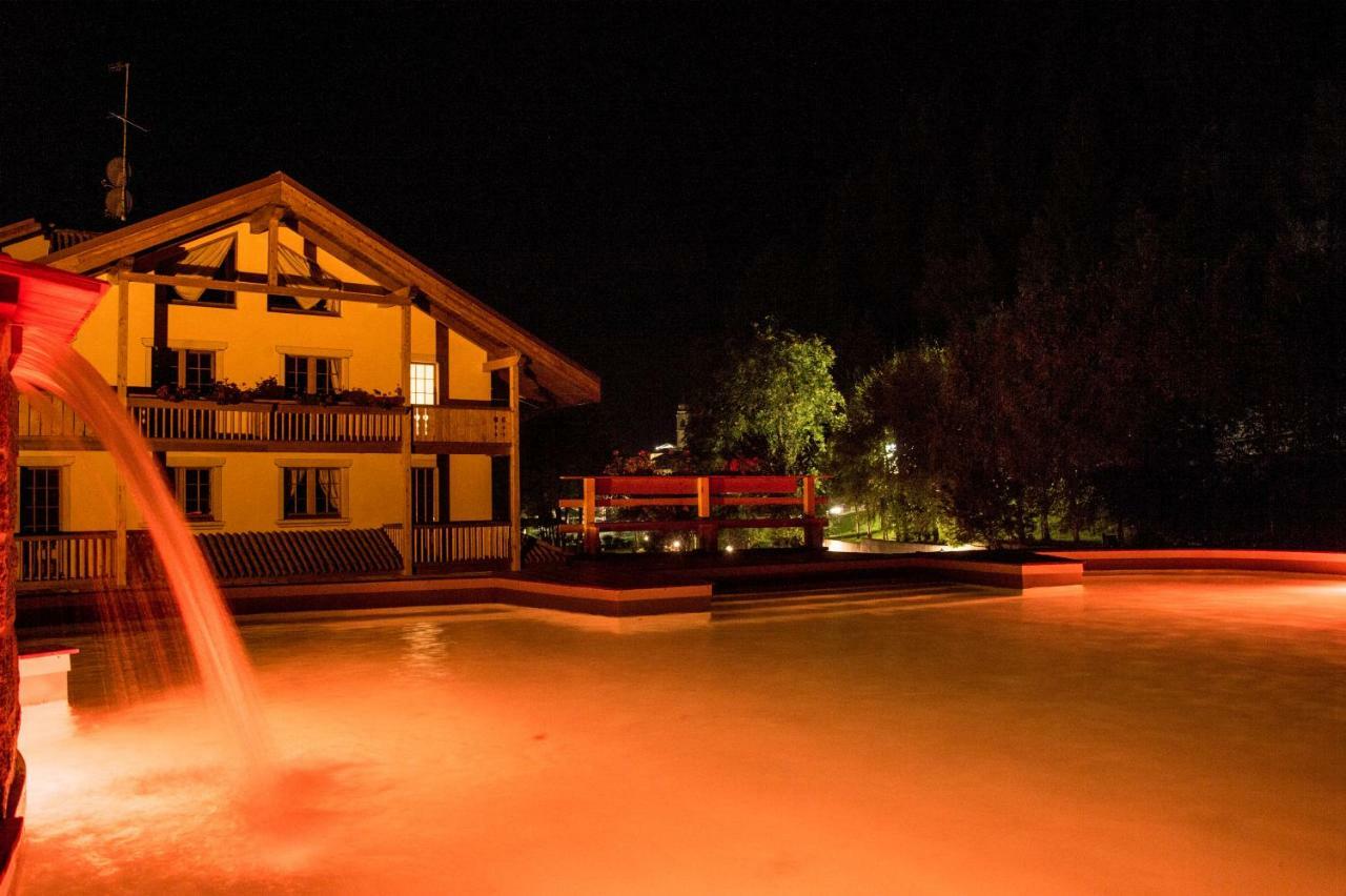 Holidays Dolomiti Apartment Resort Carisolo Ngoại thất bức ảnh