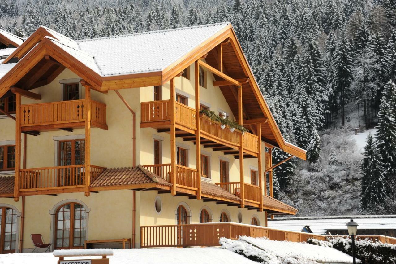 Holidays Dolomiti Apartment Resort Carisolo Ngoại thất bức ảnh