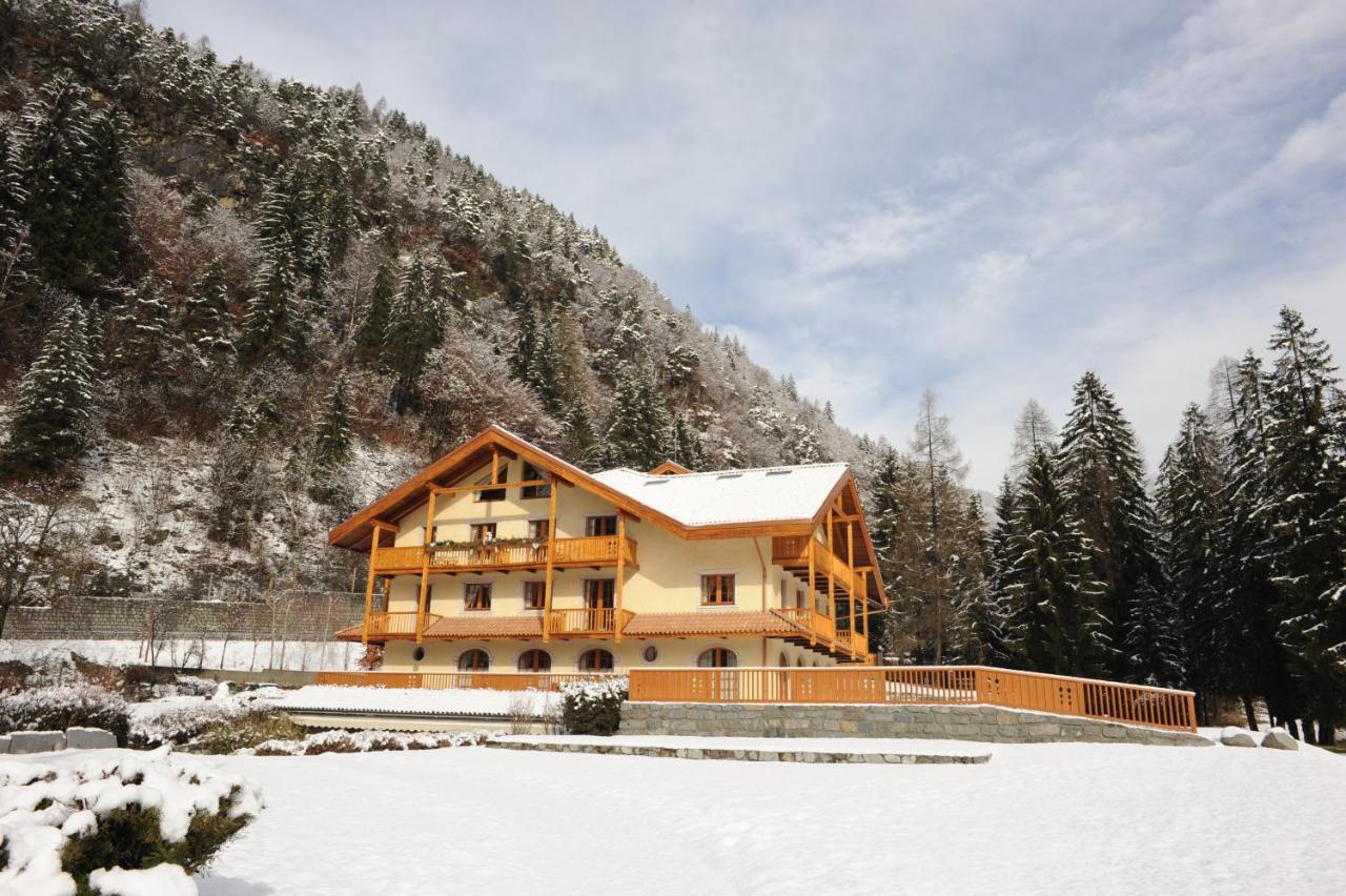 Holidays Dolomiti Apartment Resort Carisolo Ngoại thất bức ảnh